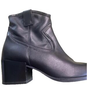 Clarks Black Leather Heeled Ankle Boots Side Zip Women's Size 8.5 M Western